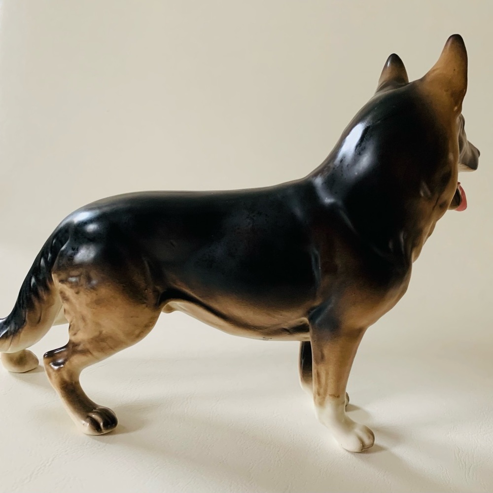 Vintage porcelain dog figurines from Japan - Picture 4 of 12